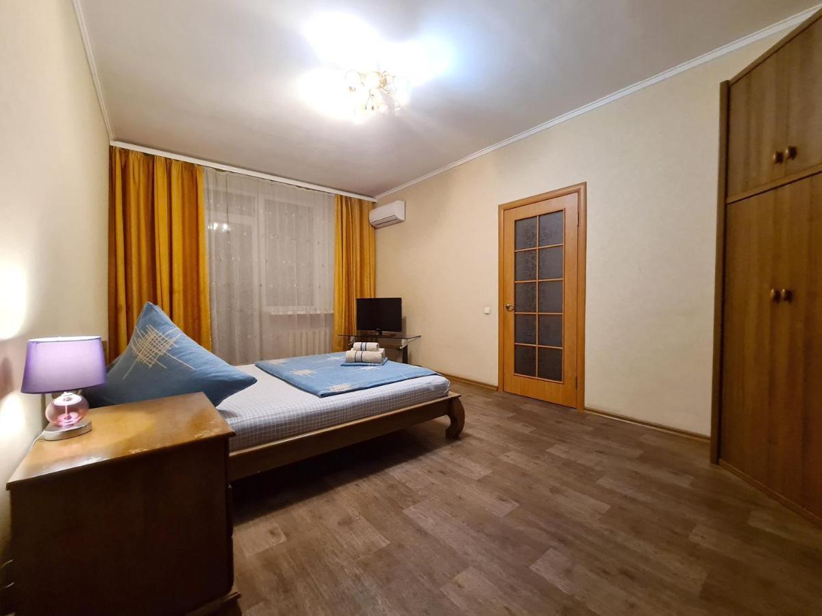1-Room Luxury Apartment On Sobornyi Avenue 170-V, By Grandhome Zaporizhia Exterior photo