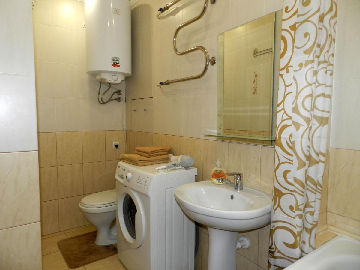 1-Room Luxury Apartment On Sobornyi Avenue 170-V, By Grandhome Zaporizhia Exterior photo